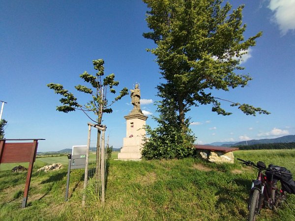 Atin vršek
